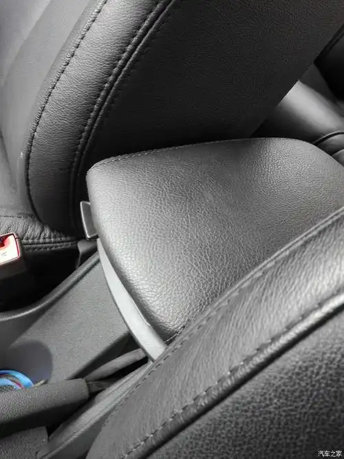 308扶手箱盖深度改装.(第一个完美结合案例,望版主受精)