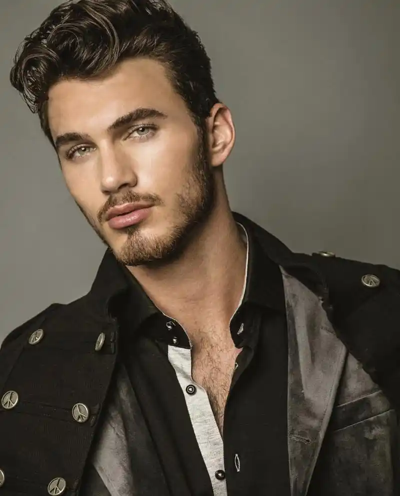 美国真人秀幸存者中秀色可餐的洛杉矶男孩儿michaelyerger