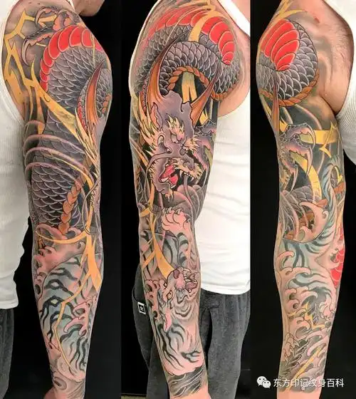 可能有些人觉得,花臂纹身对我们的日常生活,会有些微的影响,甚至有些