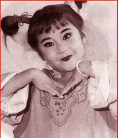 暗恋苗圃狂追袁泉,毁了"玉女"董洁,丑男王大治也算值了_小时候_角色