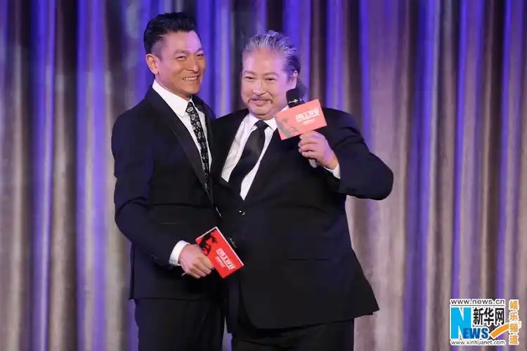 《我的特工爷爷》定档 刘德华送蛋糕为洪金宝庆生