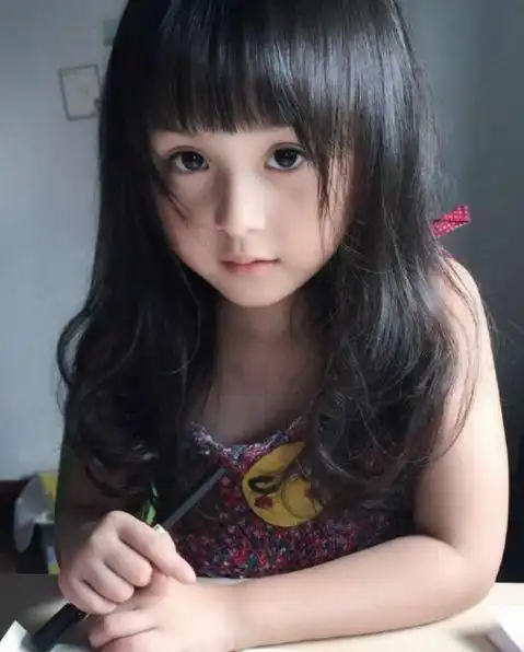 2岁被导演看中进入娱乐圈,如今才10岁,魅力就让人难以抵挡!