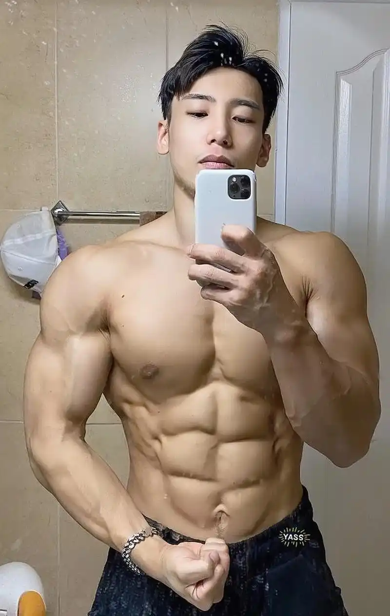 养眼帅哥图片.#肌肉男 #腹肌 #颜值 - 抖音