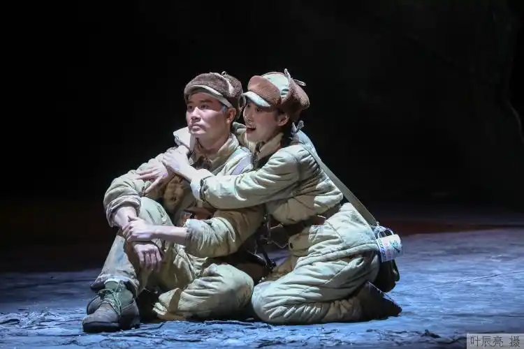 话剧《英雄儿女》:烽烟滚滚唱英雄,在以青春拥抱青春中奋力前行_文化