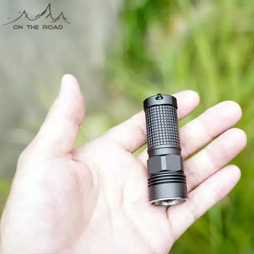 i3 uv365紫光鉴定玉石强光手电筒紫光灯珠宝翡翠文玩瓷器探伤蝎子