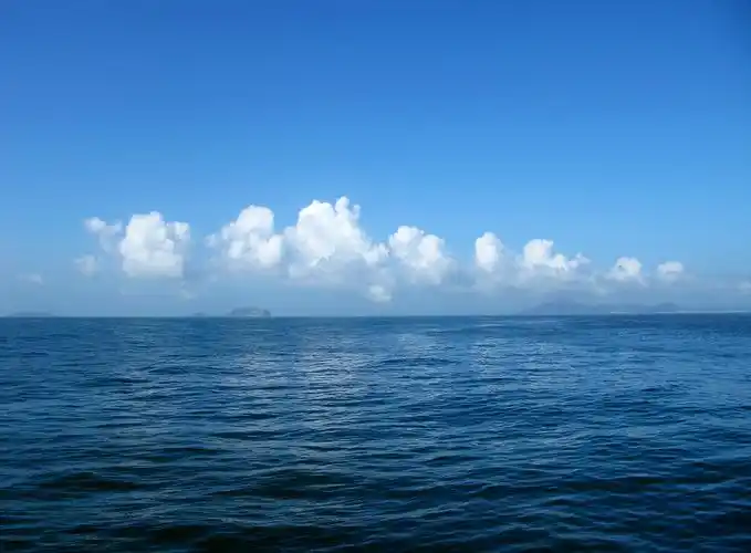 1,蓝天碧海,白云马队.