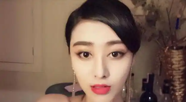 800万整成范冰冰,后来嫁主刀医生,孕后竟然发现丈夫还有男朋友|李晨