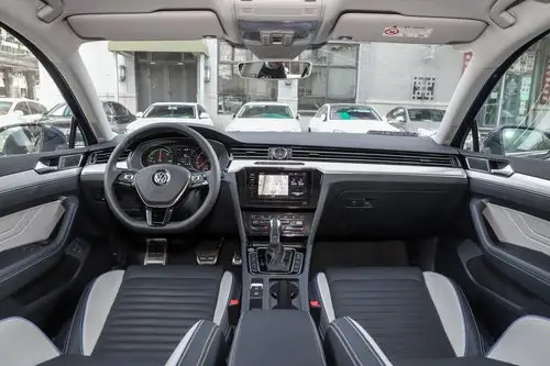 2020款 迈腾gte 插电混动 1.4t 双离合 尊贵型内饰