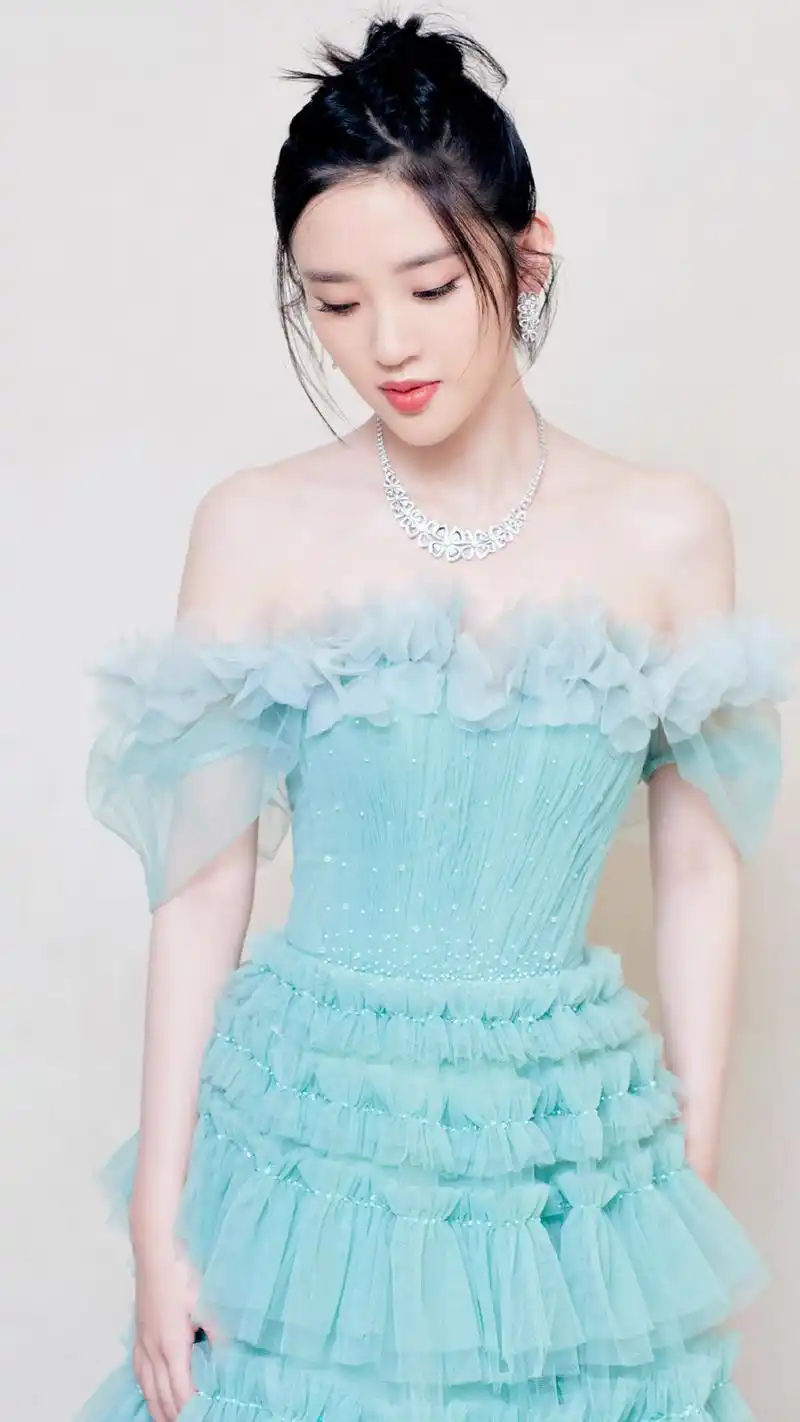 唐艺昕绿野仙踪长裙性感写真手机壁纸