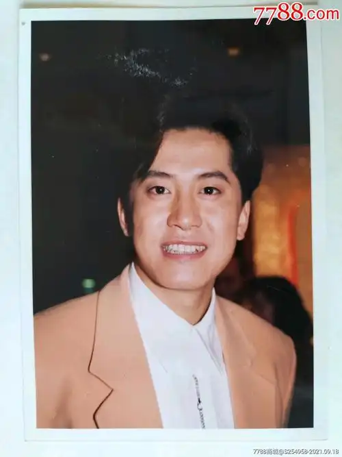 著名歌星毛宁早期照片