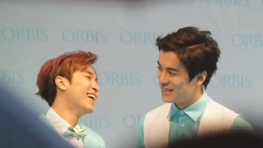 求吴青峰刘家凯合照,要超甜的!