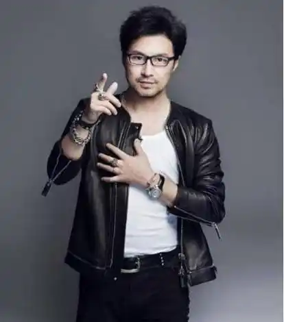 他的本事大,汪峰要告他,窦唯烧了他的车,连王思聪都说要揍他_卓伟