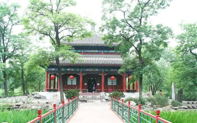 清旷楼,关帝庙,四宜书屋,北远山村,鱼跃莺飞,多稼如云,紫碧山房等建筑