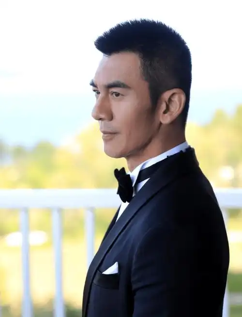 原创苦命硬汉任天野17岁露宿街头用一生去寻找亲生母亲和妹妹