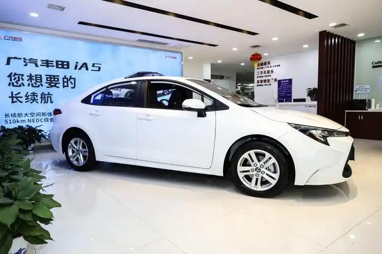 到店实拍21款丰田雷凌新增全新自吸发动机动力比带t更强