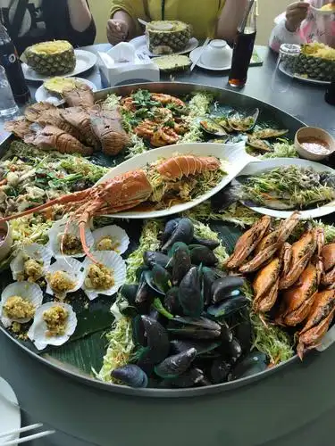 看看我们的海鲜大餐
