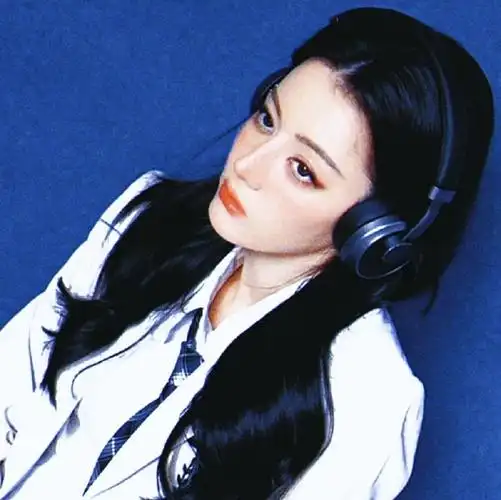 迪丽热巴超话头像#迪丽热巴拉小提琴行程图