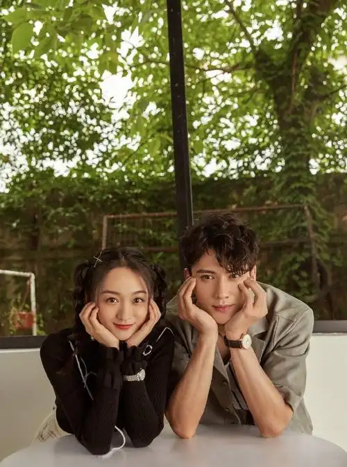 徐正溪何泓姗双人大片写真图片79