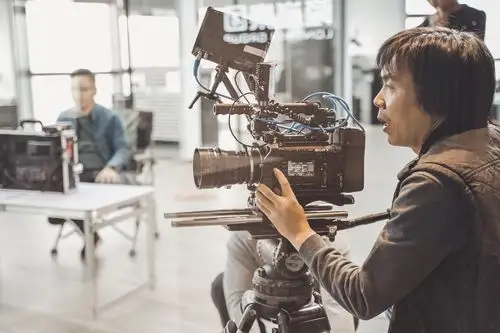 周禹笙导演在内部取景拍摄现场周禹笙导演在内部取景拍摄现场周禹笙