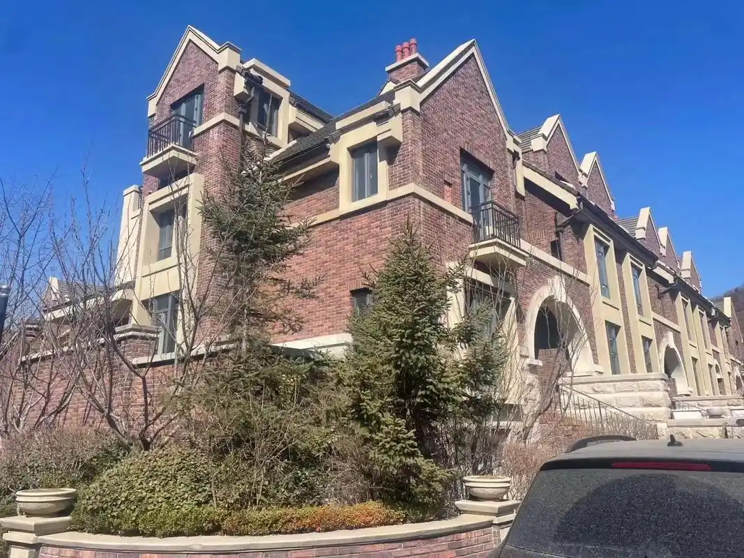 出售万科西山别墅边户大院产权面