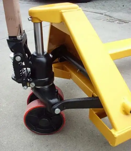 供应诺力叉车2.5吨685宽 手动液压搬运车