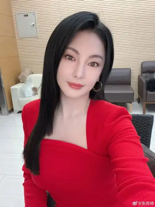 张雨绮颜值十八年如一日冻龄女神实力诠释美丽无界限