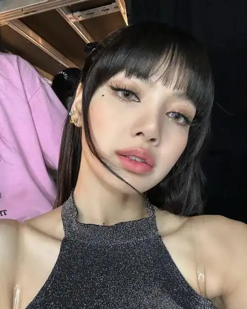 微博:blackpink__area lisa