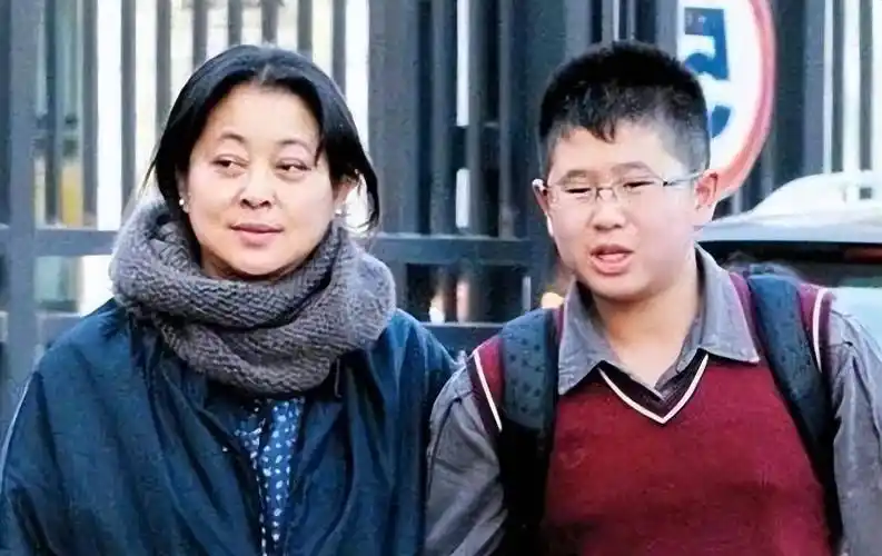 生下缺陷孩子的5位明星,个个有钱却让人同情,最后三位遗憾离世