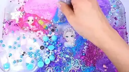 趣味解压:为艾莎公主打造粉色主题,再次与史莱姆泥融合!