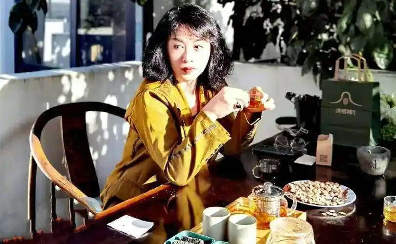 金星在微博里晒出一张和汉斯的休闲照:平淡中饱含着幸福_金姐_照片