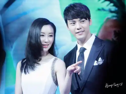 2015陈伟霆《活色生香》开播发布会_图片_视频集锦-爱豆app