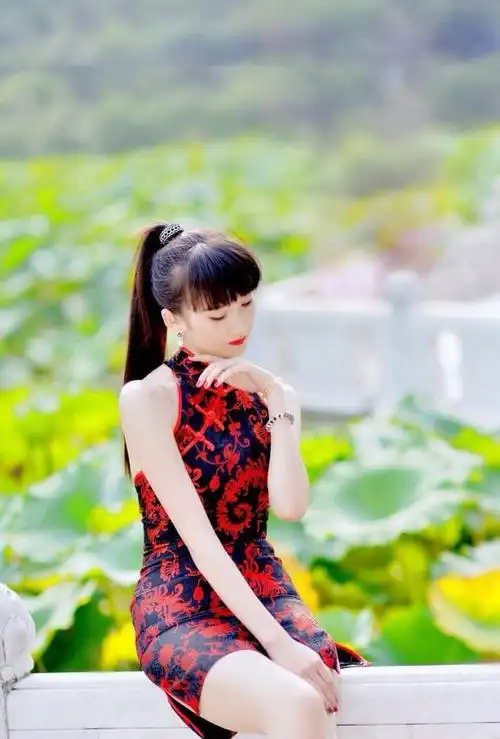 风情万种妩媚旗袍美女写真图片