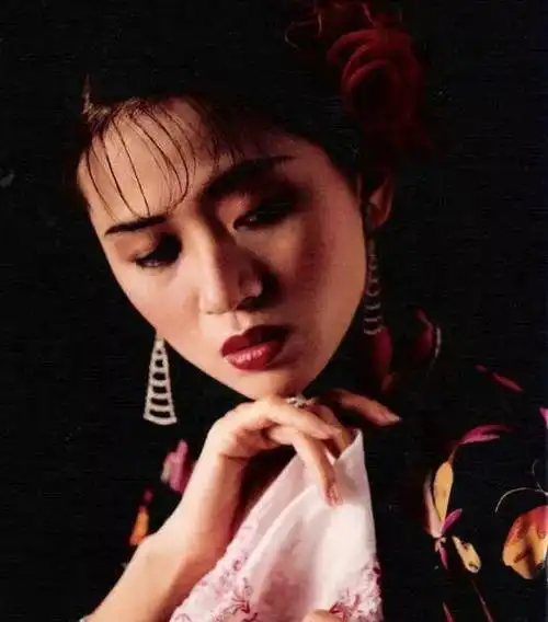 香港著名歌手演员芳华绝代梅艳芳经典照片集锦