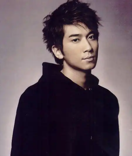 林峰帅还是吴卓羲帅