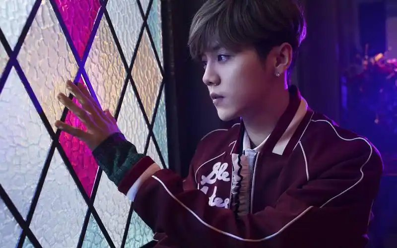 小鲜肉,鹿晗,明星,高清,壁纸小鲜肉鹿晗新专辑《微白城市》封面高清