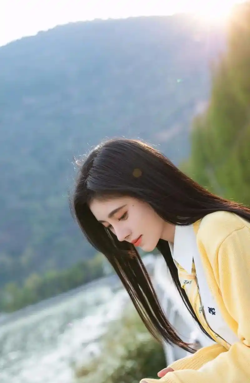 鞠婧祎壁纸:你轻轻微笑,灿烂如天边最动人的那抹朝霞