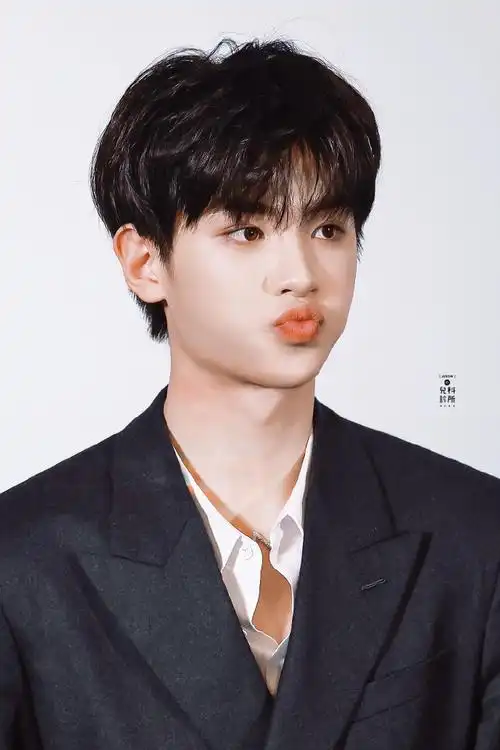 黄明昊爱情神话