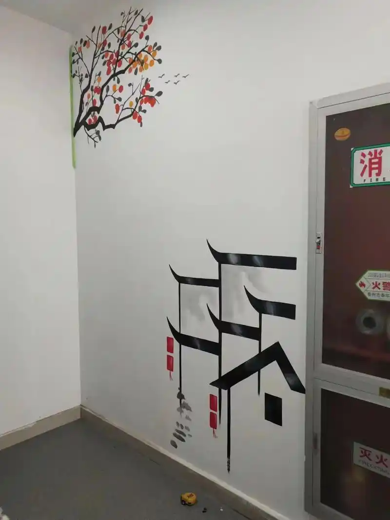 楼梯口走道手绘荷花梅花#墙体彩绘 #墙绘 - 抖音