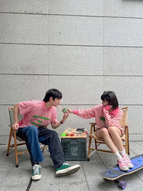 身高差30cm情侣的粉色穿搭