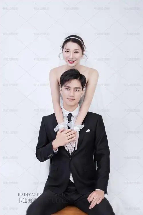 一年四季,一日三餐,一屋两人,满眼都是你