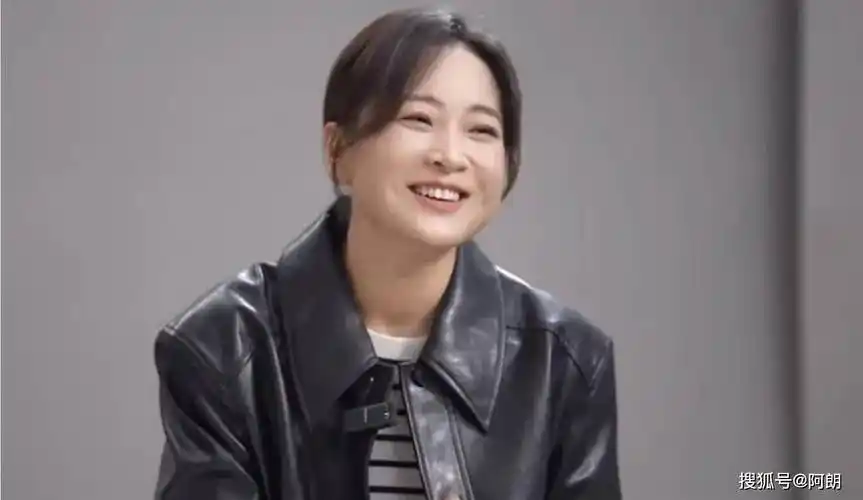 42岁贾玲隐婚6年?老公比她小7岁同行?