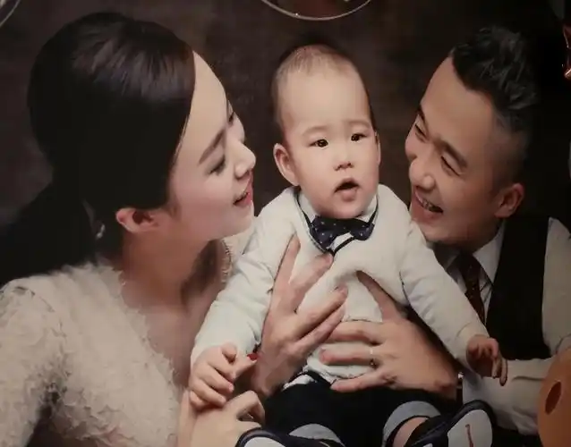 著名主持人程雷:身患肝炎娶小18岁娇妻,婚后妻子辞掉工作相陪_节目