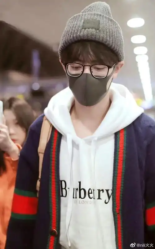 肖战 #机场穿搭  #一眼沦陷  太酷了!我又发一次 - 抖音