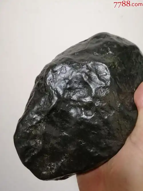 重约5.8斤黑金石原石摆件品(a4644)