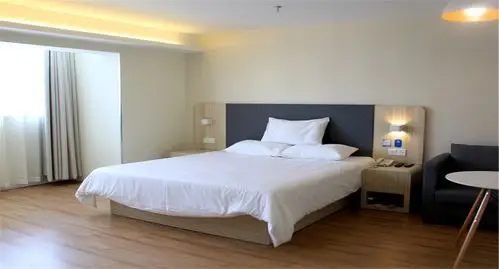 汉庭酒店-高级大床房(中宾)