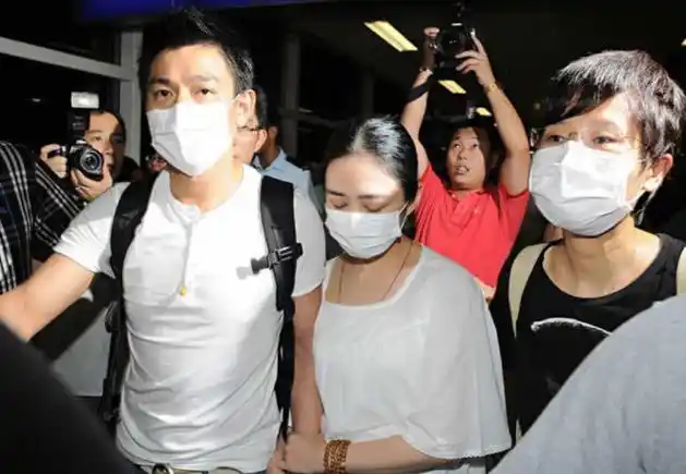 回顾朱丽倩被刘德华藏了21年46岁高龄生子如今苦尽甘来