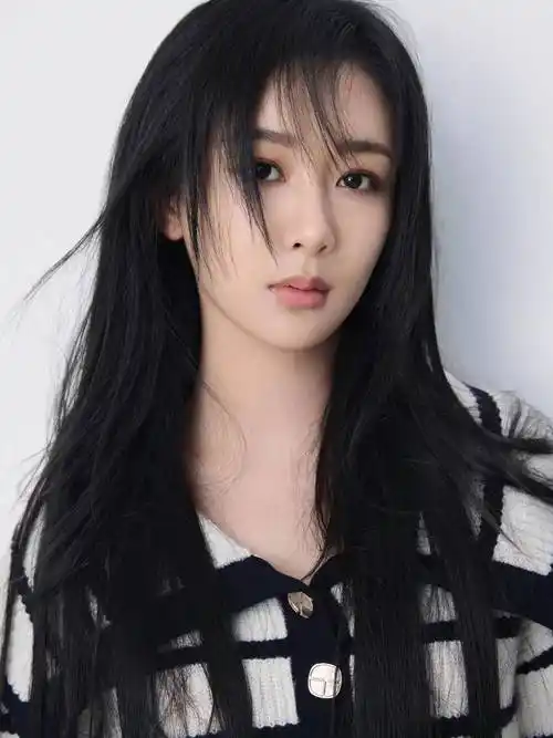 杨紫30岁生日写真,洒脱随性,灵动自然_祝福_李现_明星