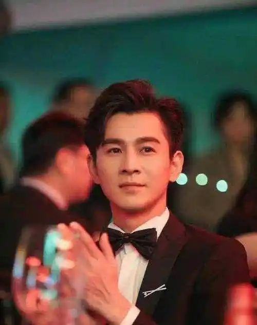 低调且温和,救火大队长乔振宇,帅气不输阳光大男生_明星_演艺_世界