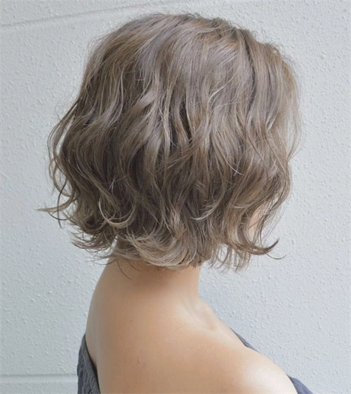 短发波纹卷发型 30-40岁减龄利器_最新发型 - 美发站