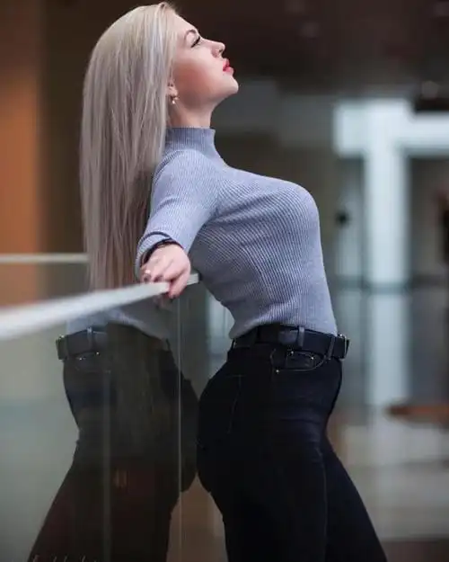 俄罗斯最美女兵出炉金发碧眼简直是女神